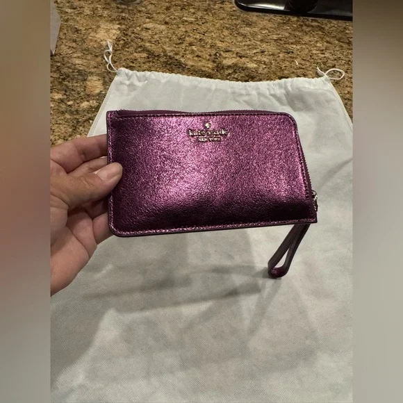 Kate Spade Lucy Small L-zip Wristlet  Raspberry Metallic Leather NWT - Picture 2 of 7